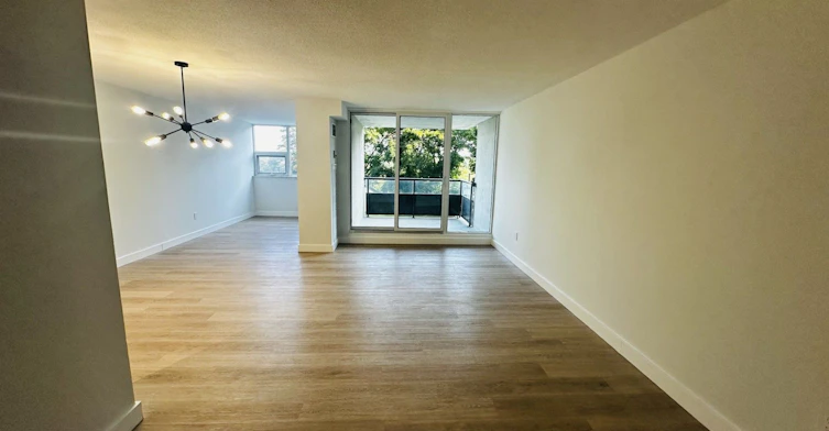 211-75 Emmett Avenue, Toronto, ON, M6M 5A7 - 2