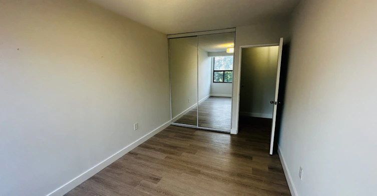 211-75 Emmett Avenue, Toronto, ON, M6M 5A7 - 17