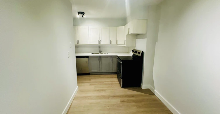 211-75 Emmett Avenue, Toronto, ON, M6M 5A7 - 9