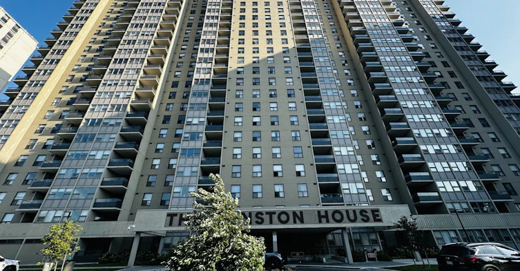 211-75 Emmett Avenue, Toronto, ON, M6M 5A7