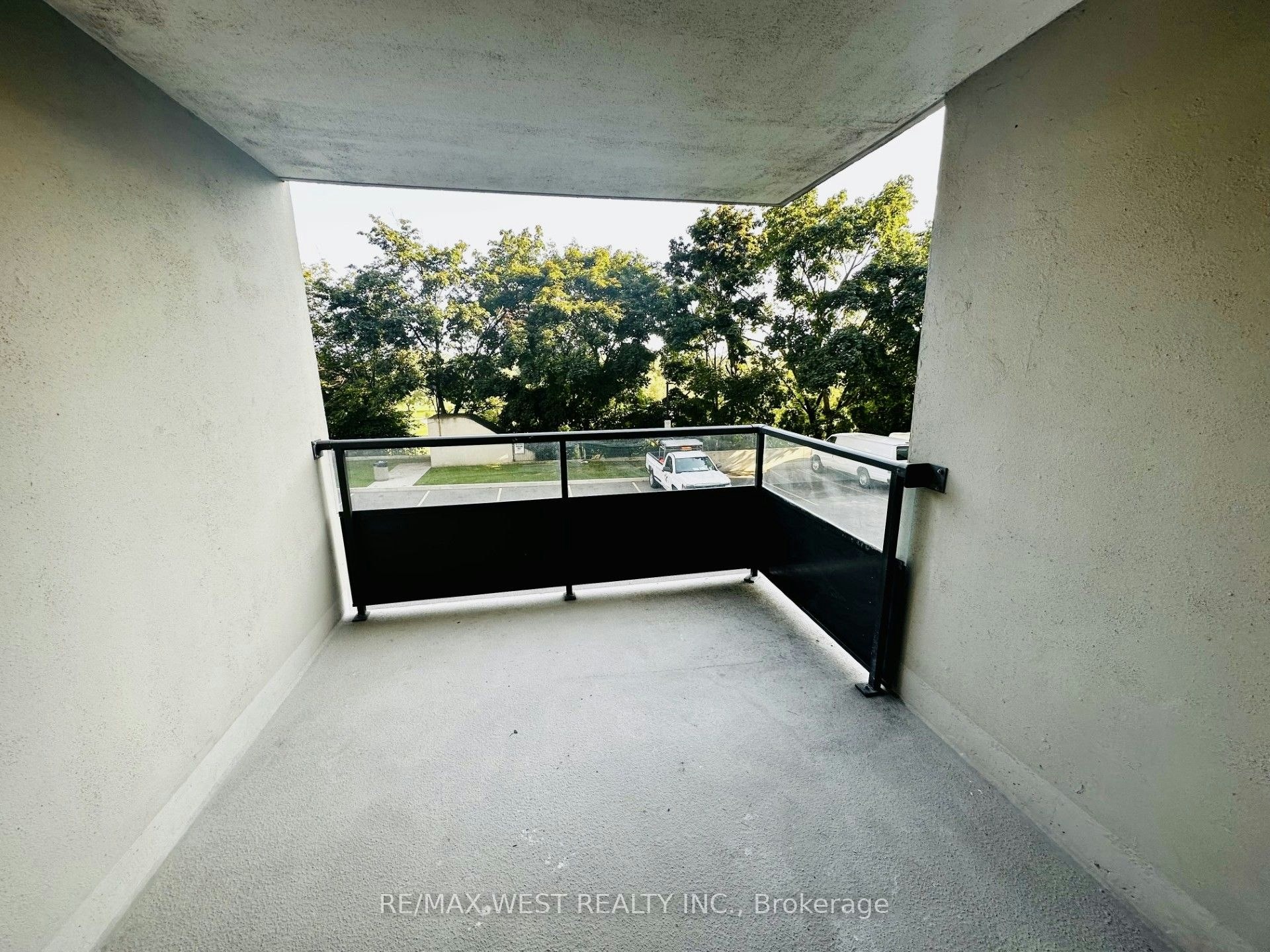 211-75 Emmett Avenue, Toronto, ON, M6M 5A7 - 10