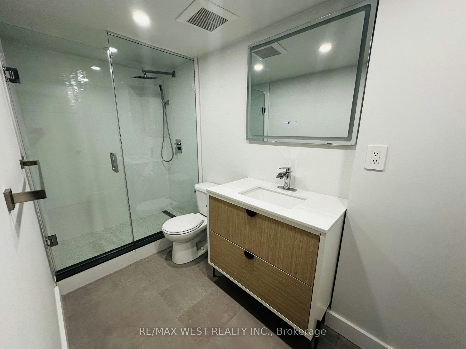 211-75 Emmett Avenue, Toronto, ON, M6M 5A7 - 21