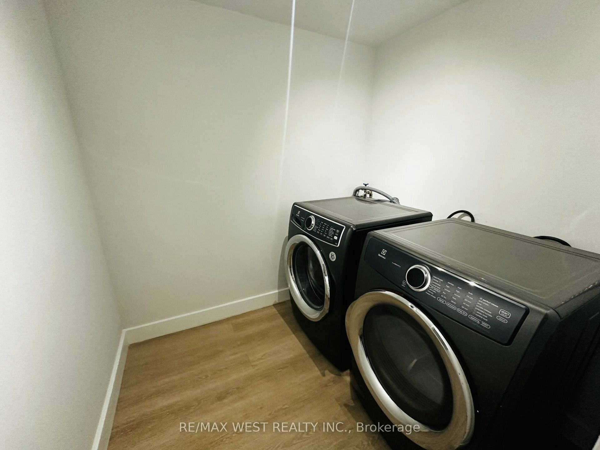 211-75 Emmett Avenue, Toronto, ON, M6M 5A7 - 22