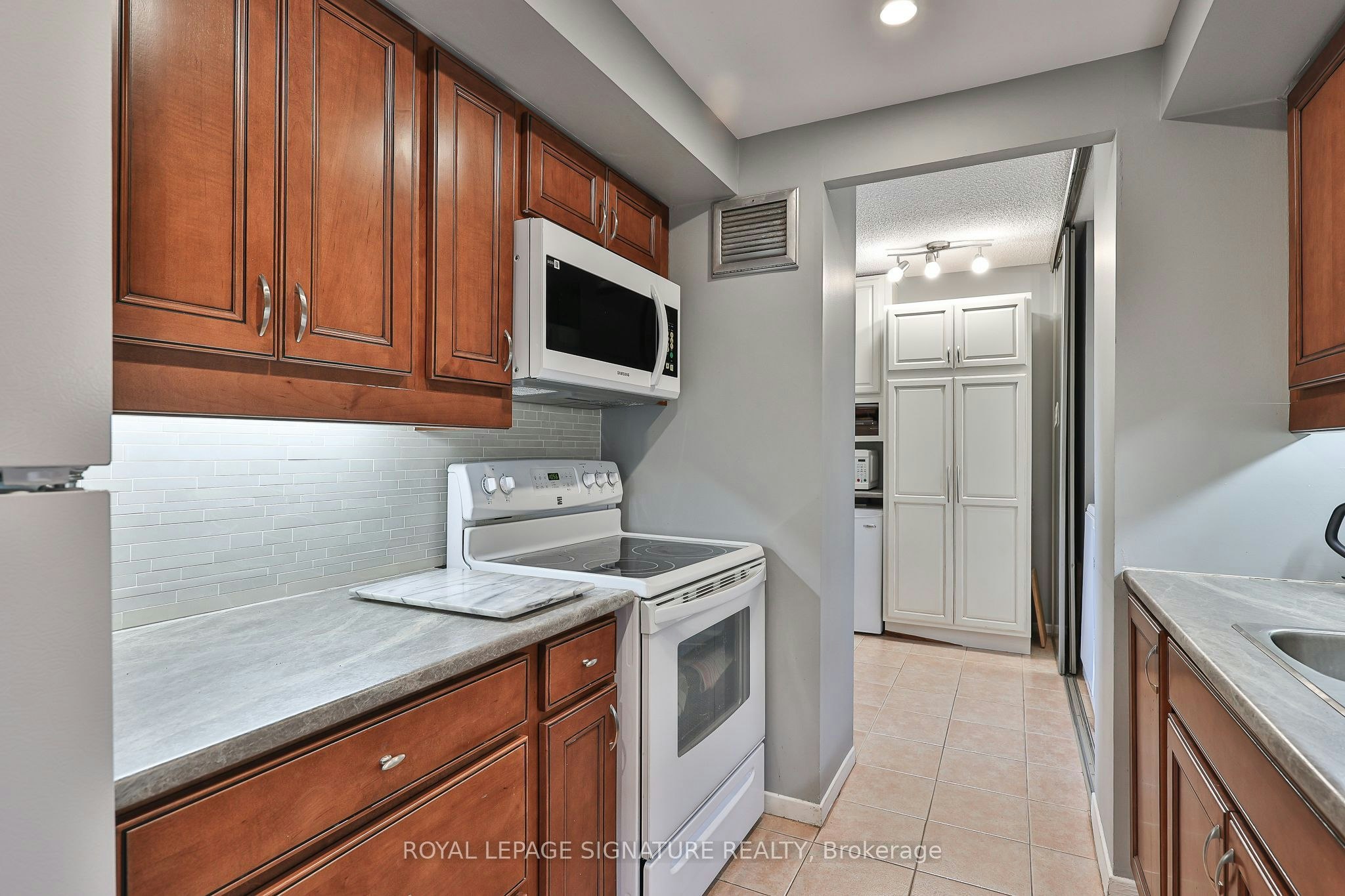 404-1300 Bloor Street, Mississauga, ON, L4Y 3Z2 - 17