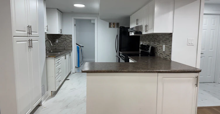 372 Winfield Terrace, Mississauga, ON, L5R 1N8 - 2