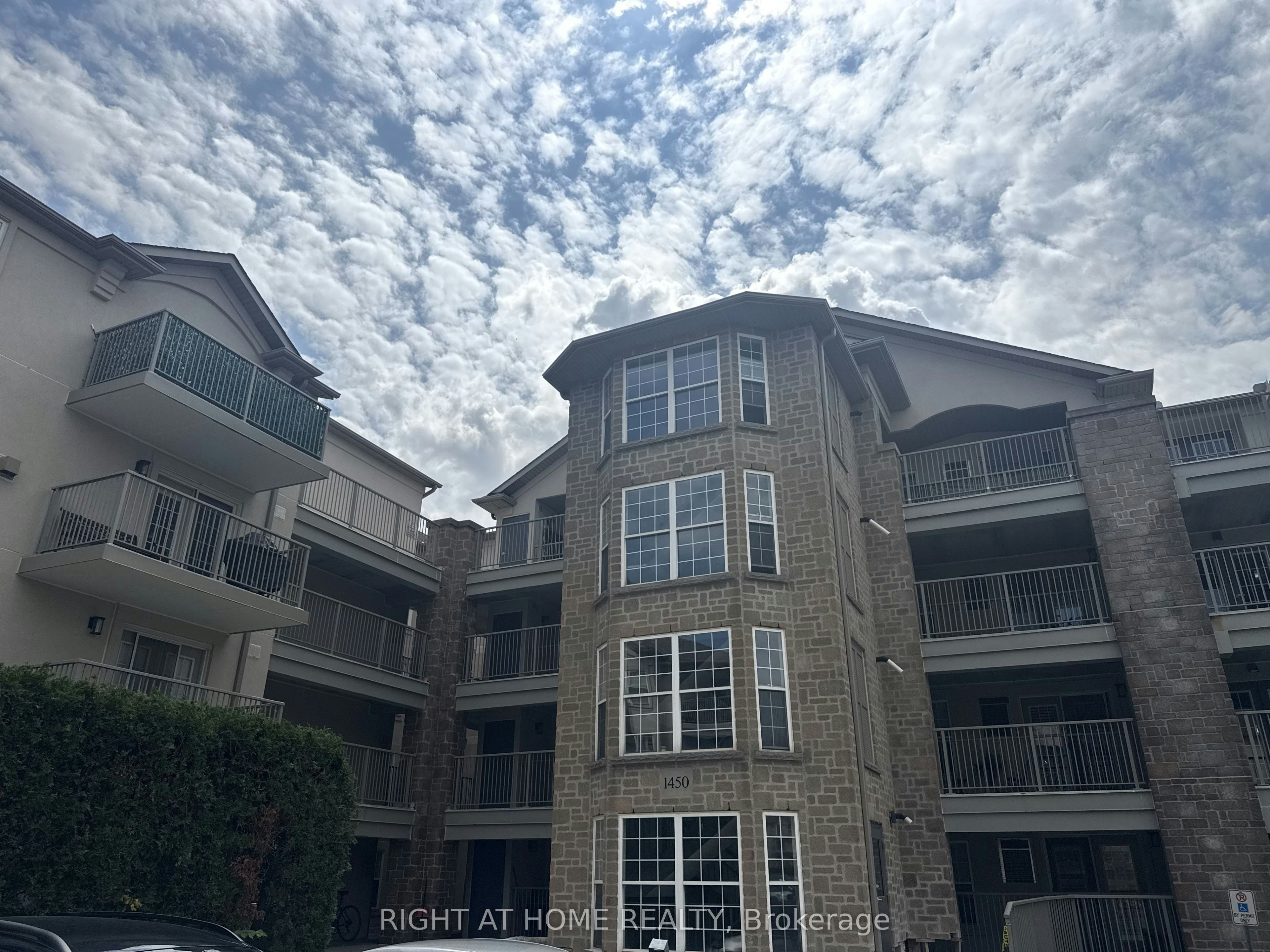 113-1450 Bishops Gate, Oakville, ON, L6M 4N1