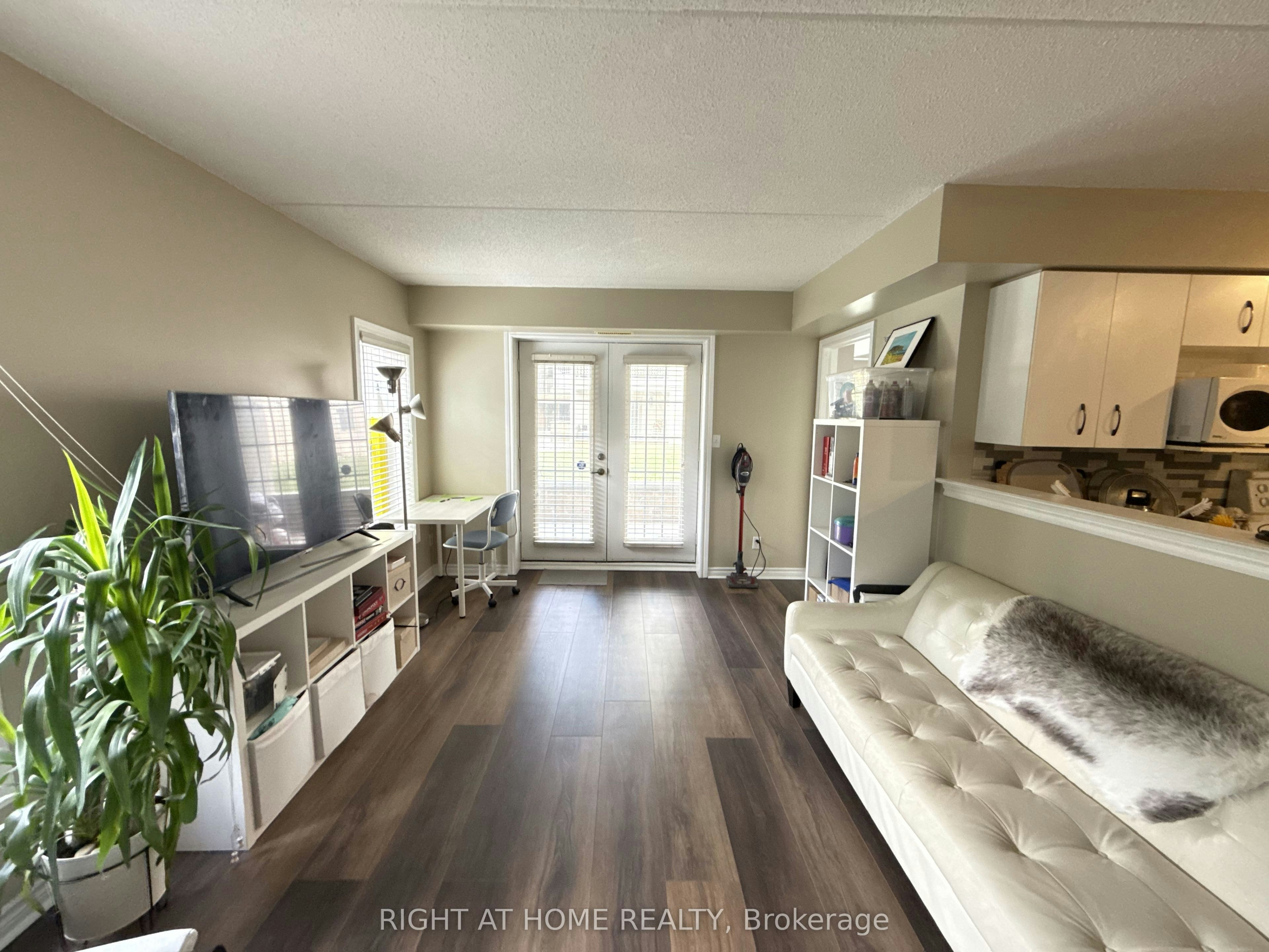 113-1450 Bishops Gate, Oakville, ON, L6M 4N1 - 3