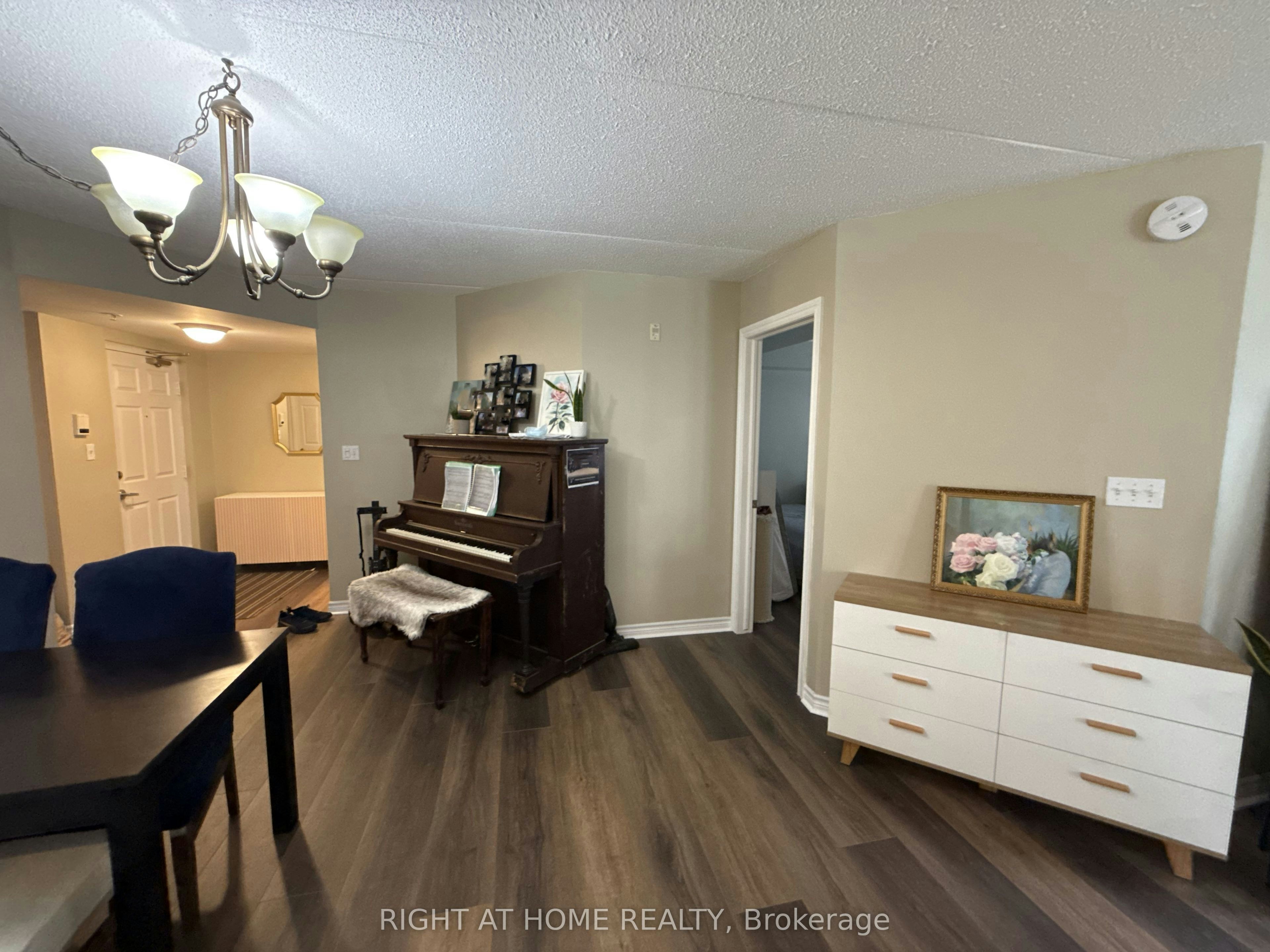 113-1450 Bishops Gate, Oakville, ON, L6M 4N1 - 14