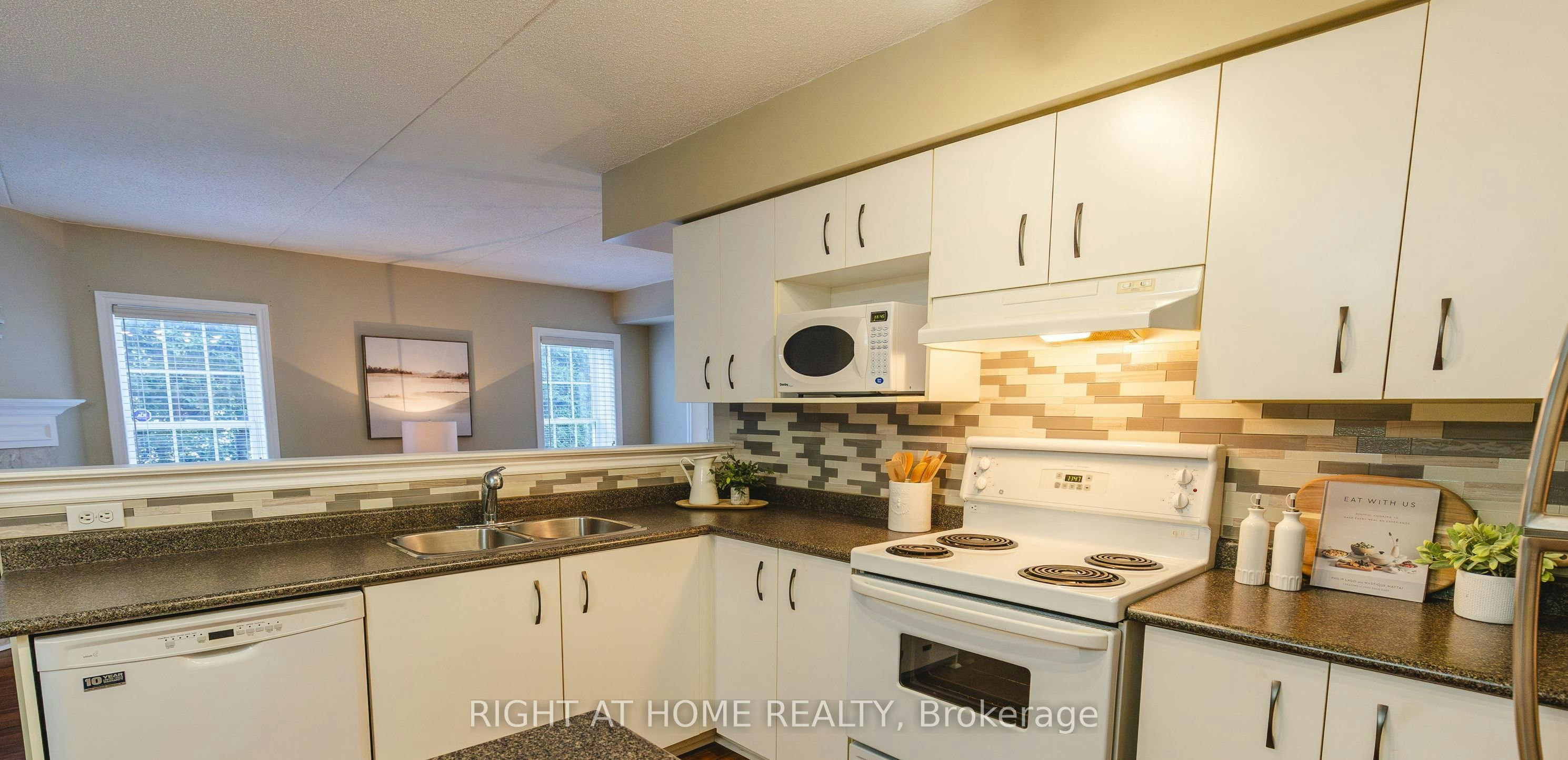 113-1450 Bishops Gate, Oakville, ON, L6M 4N1 - 8