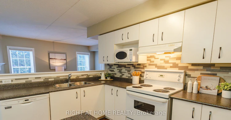113-1450 Bishops Gate, Oakville, ON, L6M 4N1 - 8