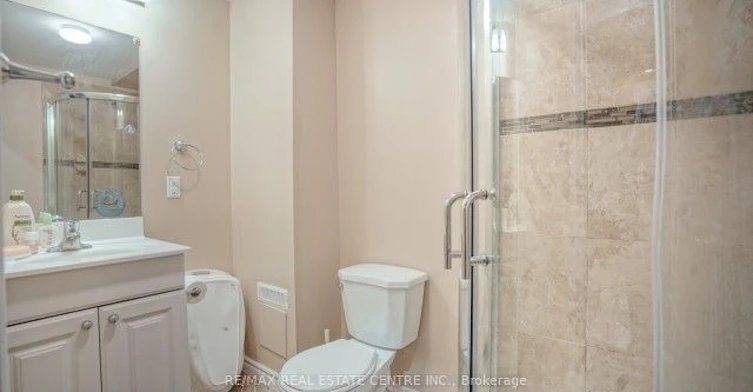 28 Stephanie Avenue, Brampton, ON, L6Y 5N3 - 3