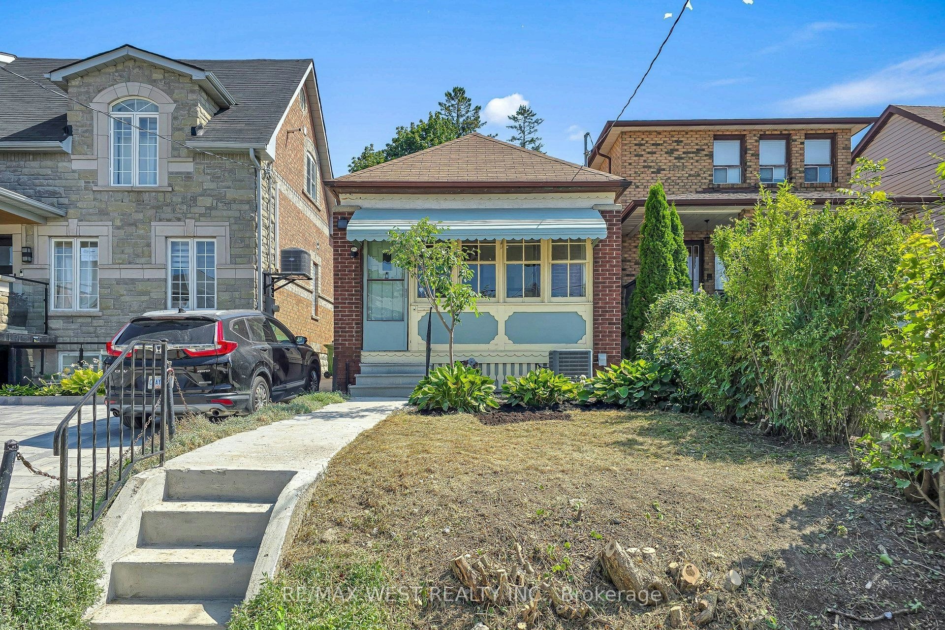 59 Branstone Road, Toronto, ON, M6E 4E3