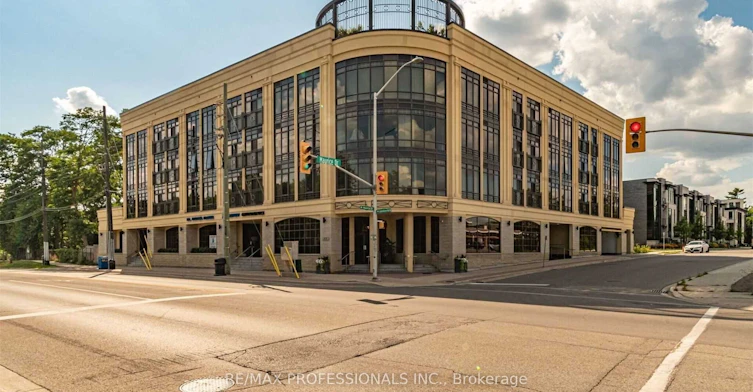 208-205 Lakeshore Road W, Oakville, ON, L6K 1B3