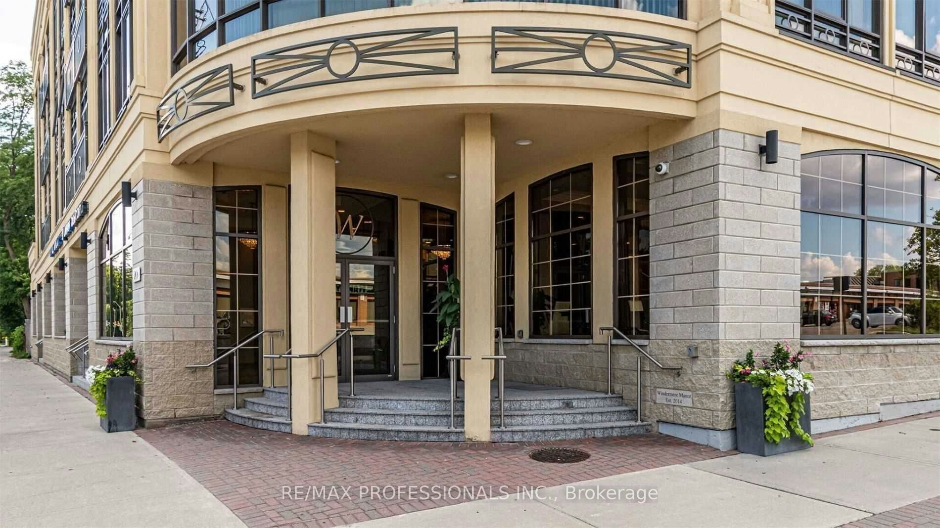 208-205 Lakeshore Road W, Oakville, ON, L6K 1B3 - 2