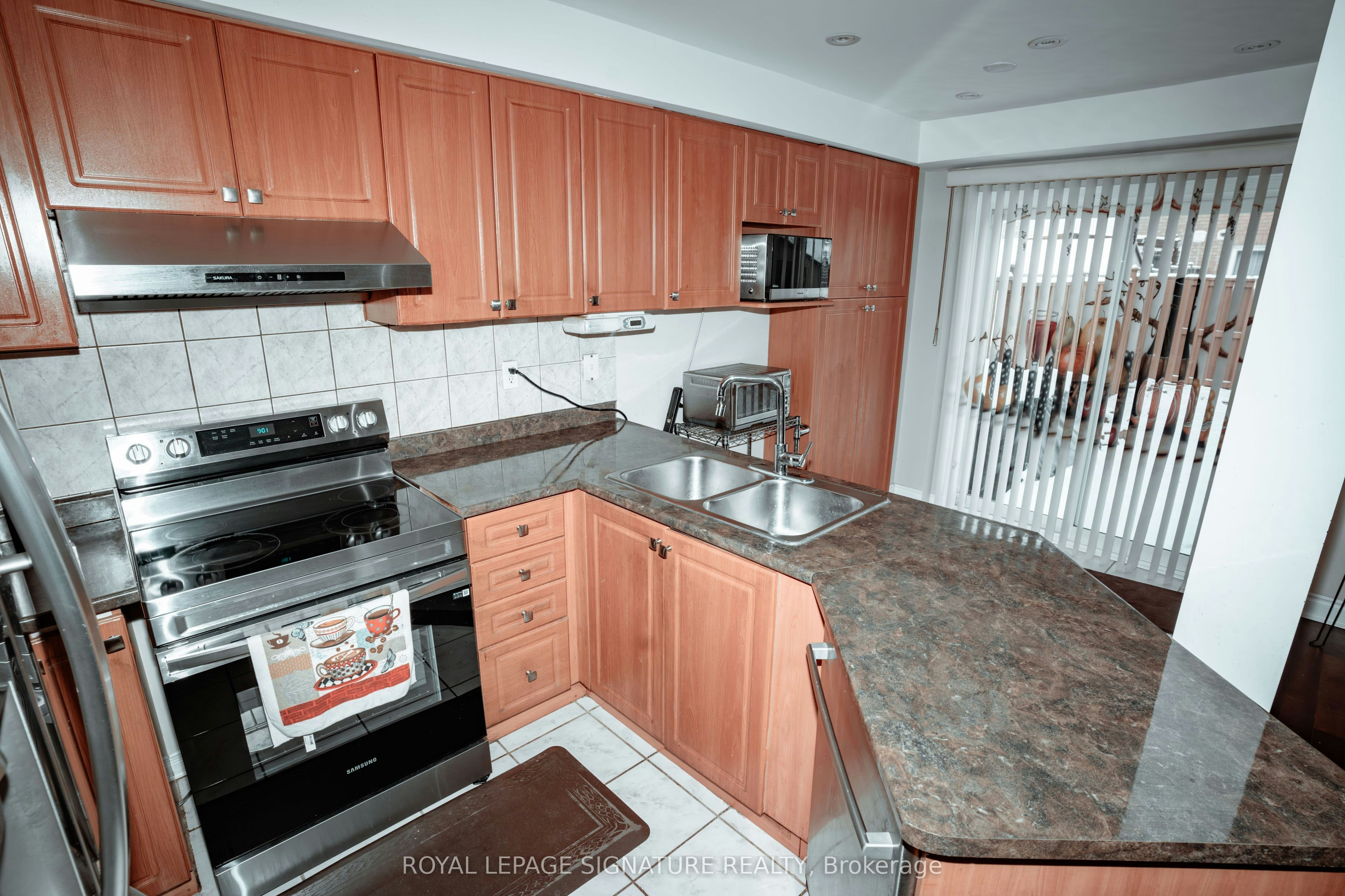 945 Mandolin Place, Mississauga, ON, L5W 1S3 - 9