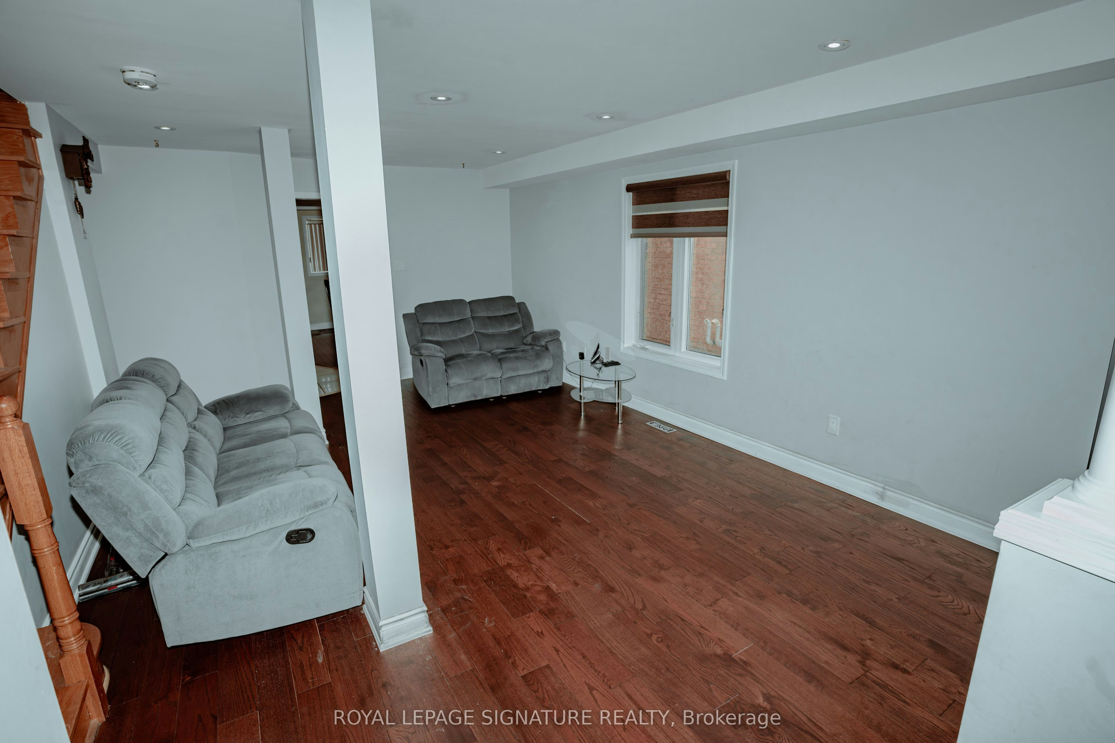 945 Mandolin Place, Mississauga, ON, L5W 1S3 - 3