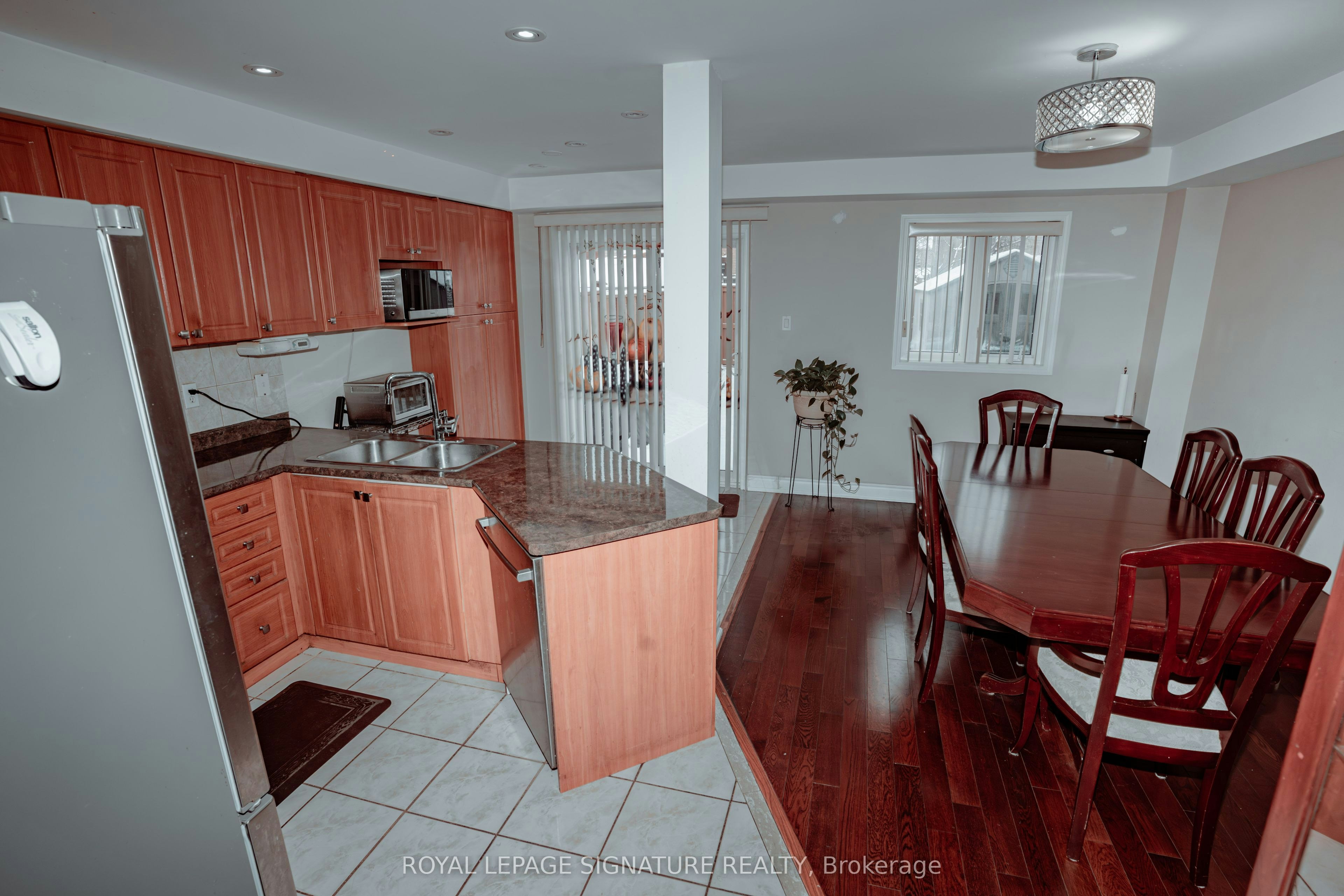 945 Mandolin Place, Mississauga, ON, L5W 1S3 - 7