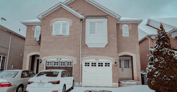 945 Mandolin Place, Mississauga, ON, L5W 1S3