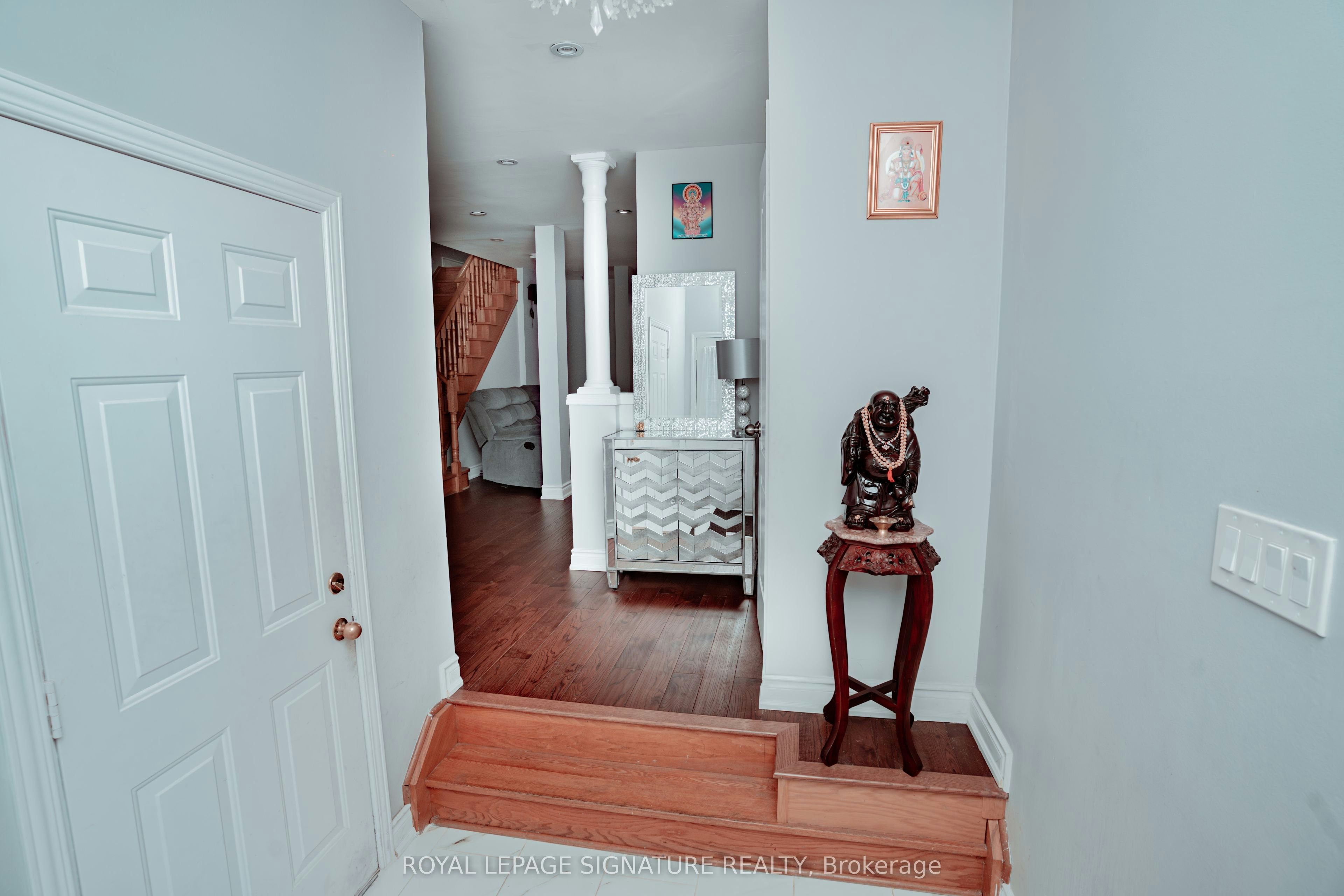 945 Mandolin Place, Mississauga, ON, L5W 1S3 - 2