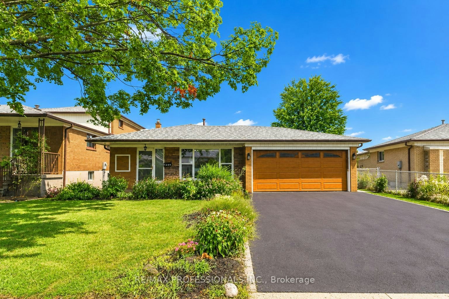7449 Pickfair Drive, Mississauga, ON, L4T 2N1