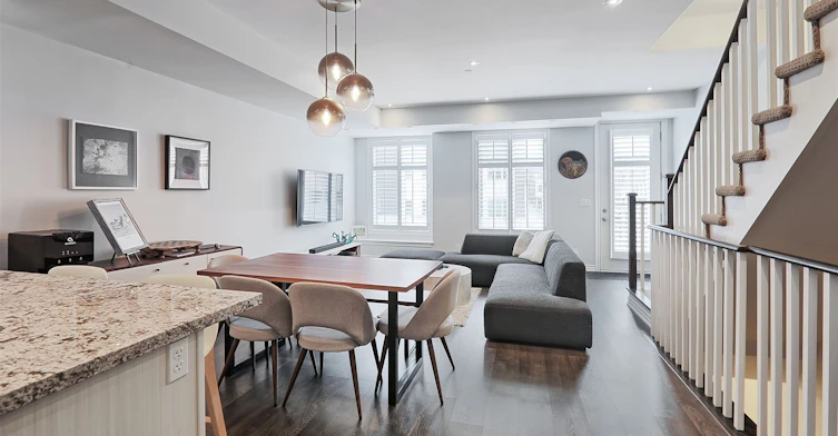 31-70 Eastwood Park Gardens, Toronto, ON, M8W 0B1 - 2