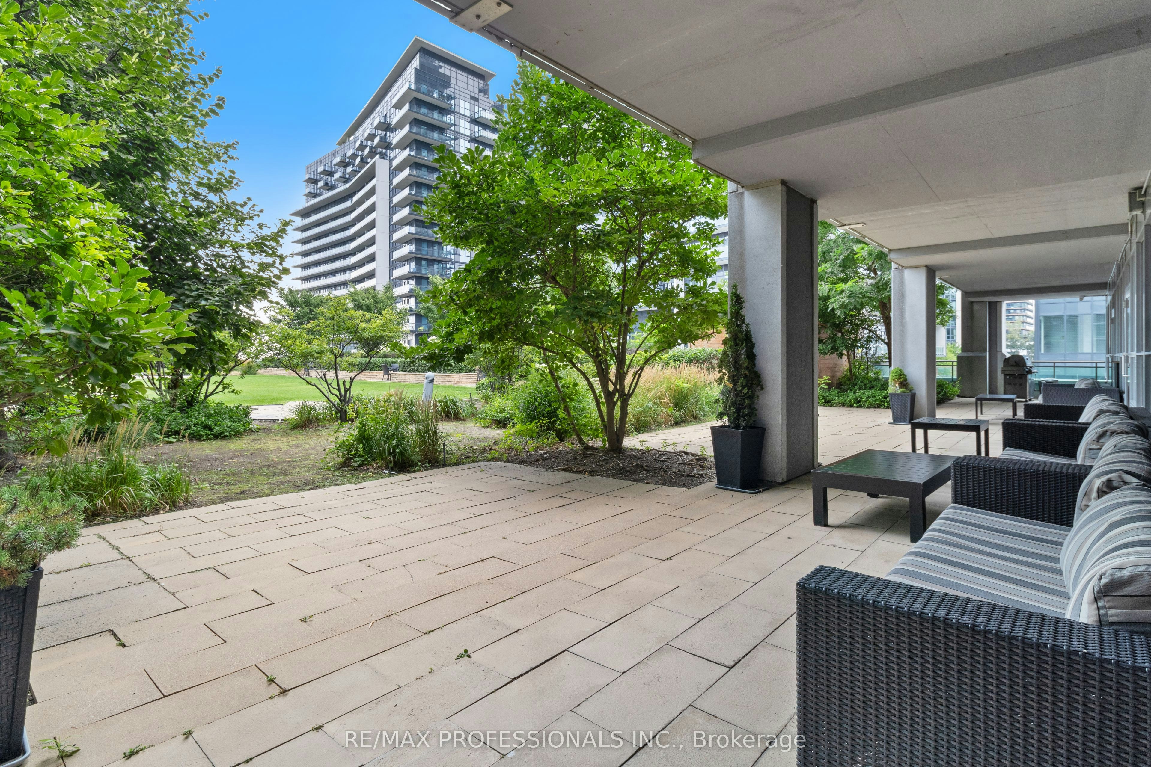 2204-16 Brookers Lane, Toronto, ON, M8V 0A5 - 40