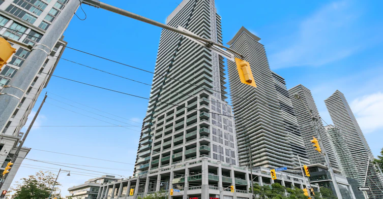 2204-16 Brookers Lane, Toronto, ON, M8V 0A5 - 2