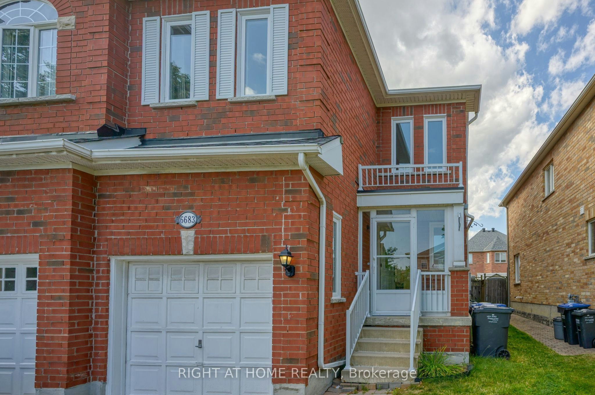 6683 Opera Glass Crescent, Mississauga, ON, L5W 1R8 - 2