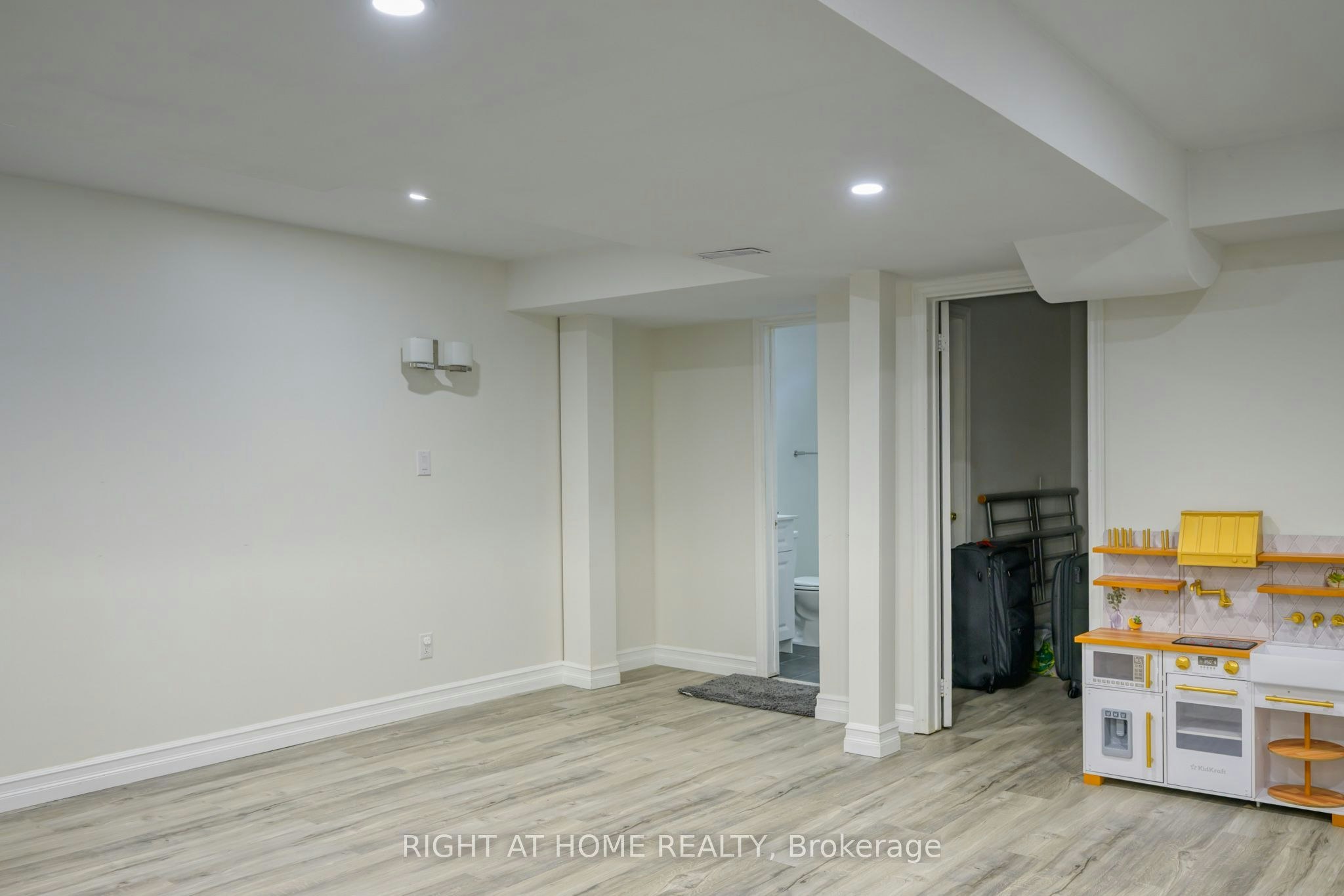 6683 Opera Glass Crescent, Mississauga, ON, L5W 1R8 - 35