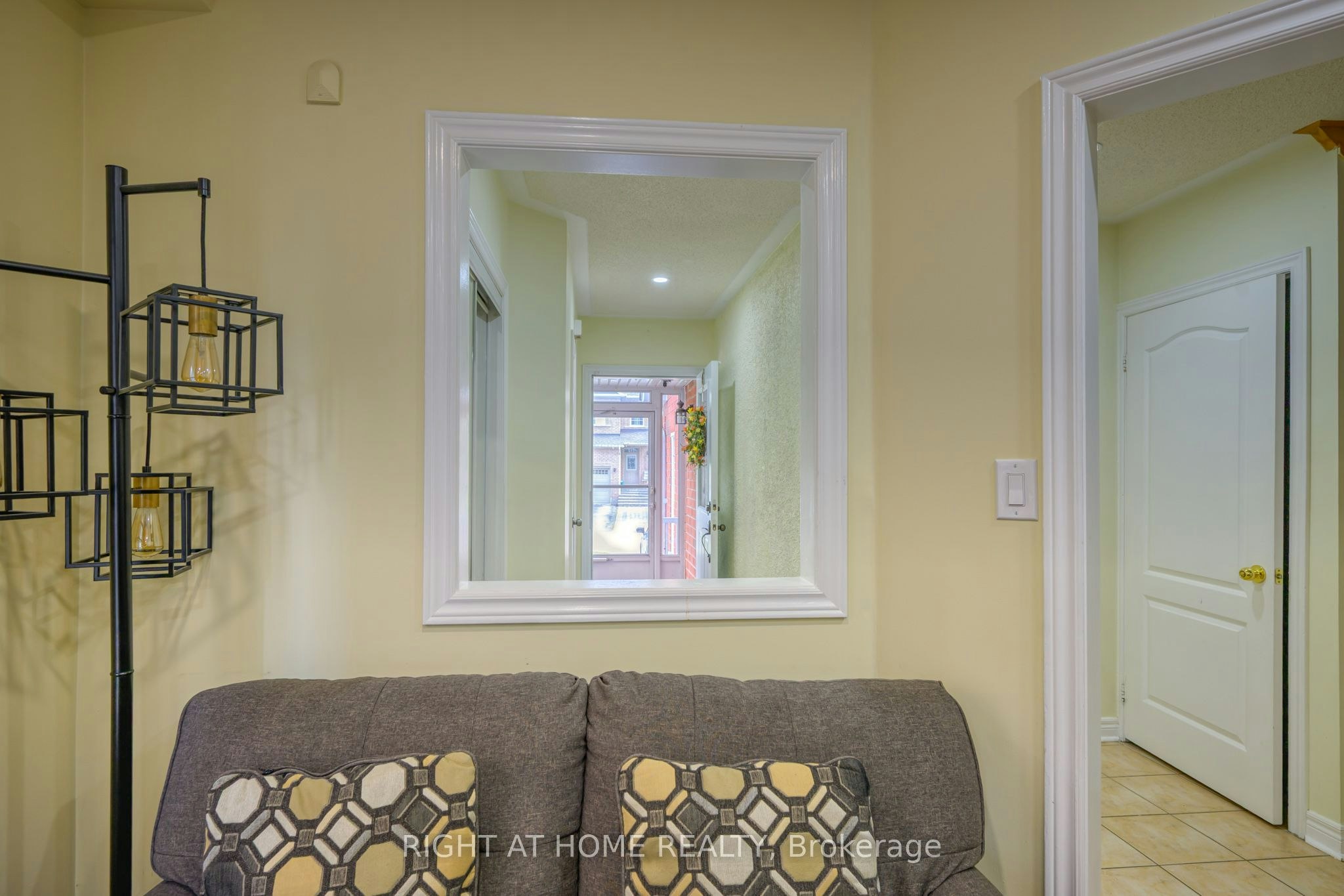 6683 Opera Glass Crescent, Mississauga, ON, L5W 1R8 - 6