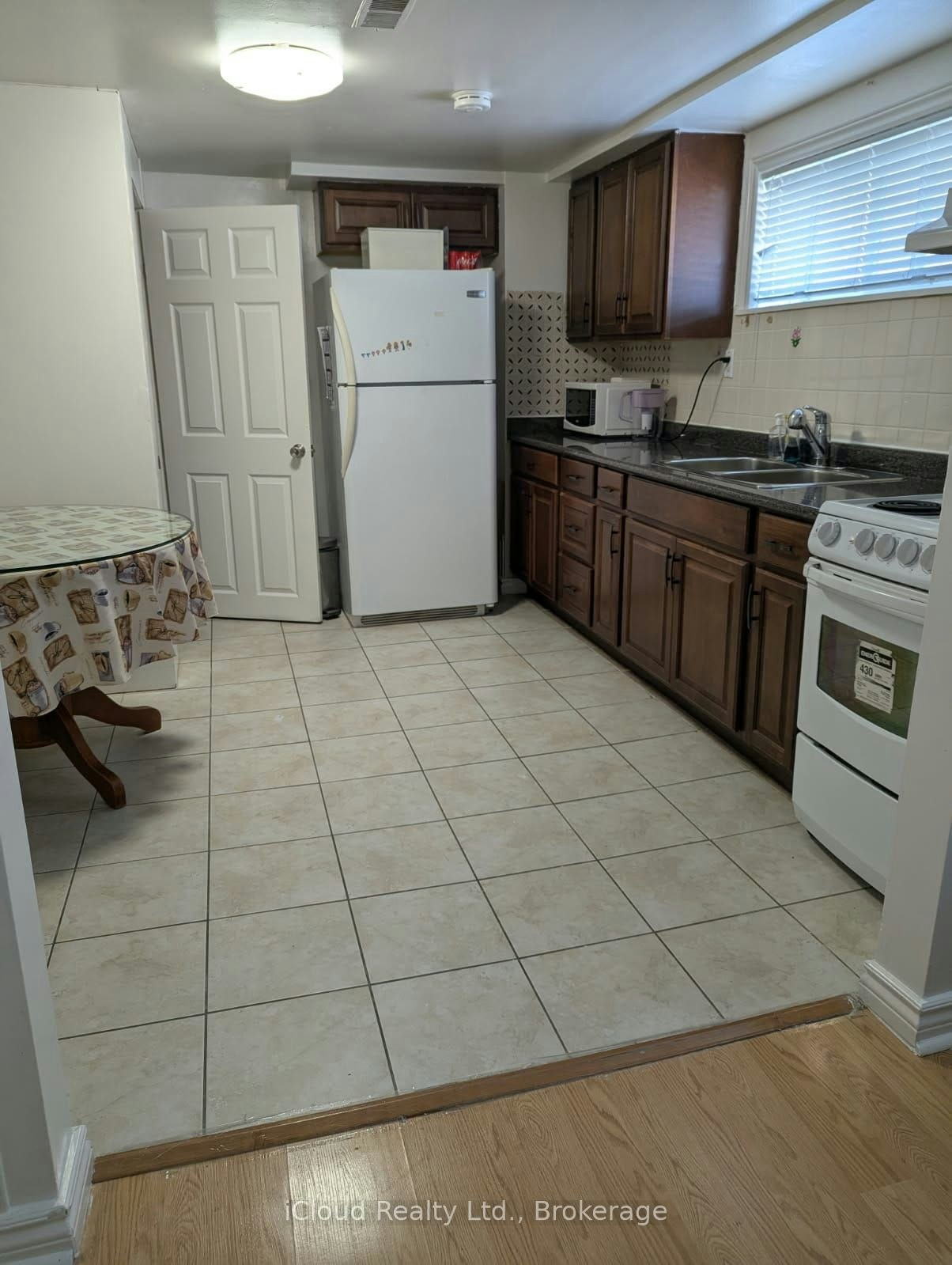 BSMT-11 Daystrom Drive, Toronto, ON, M9M 2A8 - 2