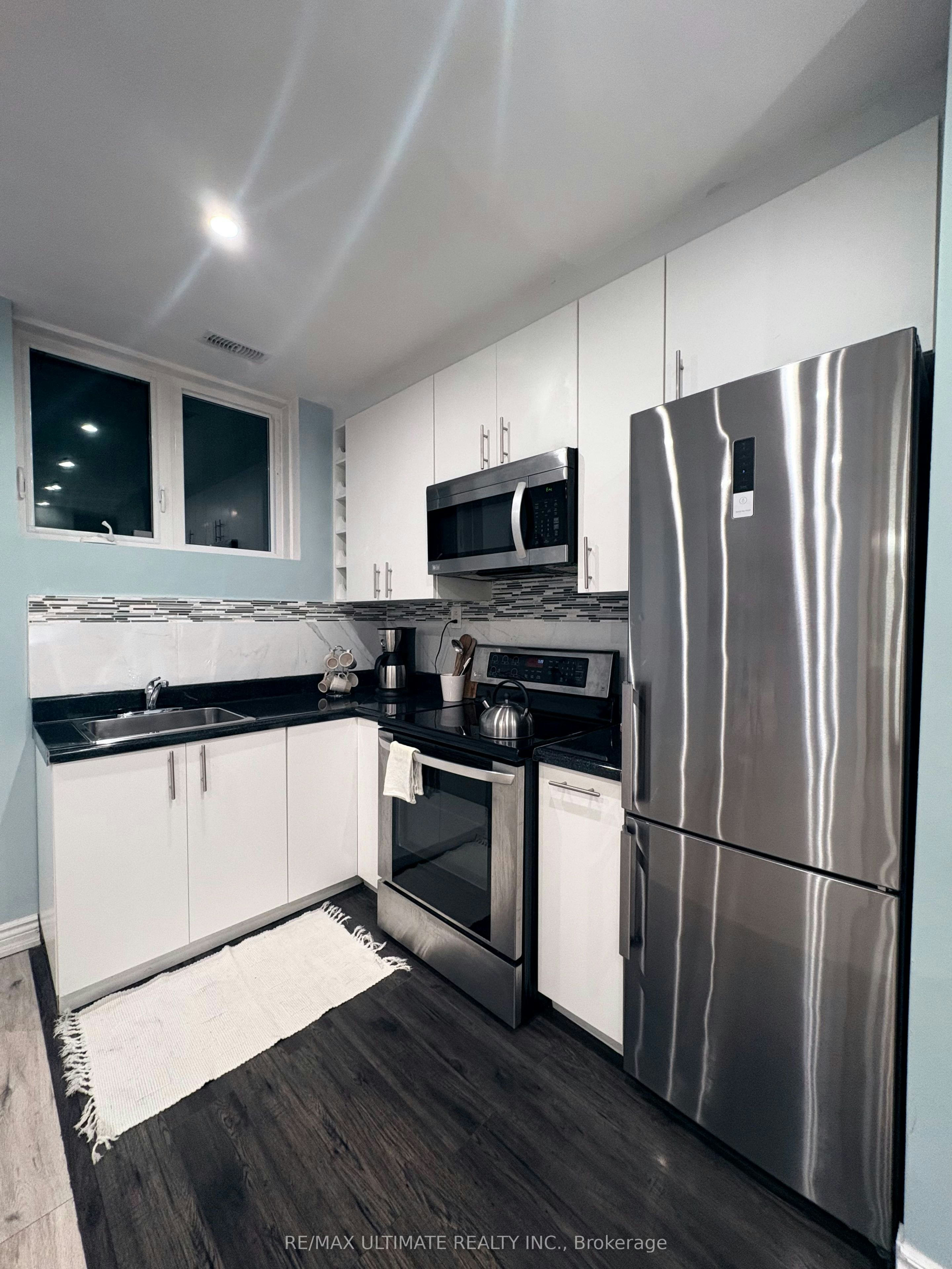 2 Lower-1166 Glengrove Avenue W, Toronto, ON, M6B 2K4 - 3