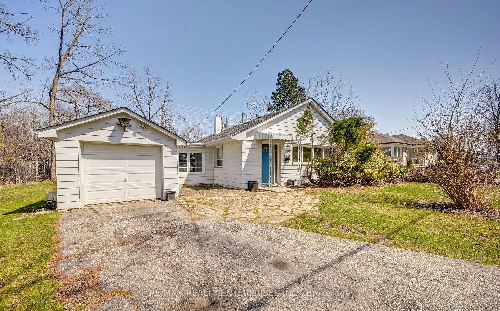 1235 Old River Road, Mississauga, ON, L5G 3G2