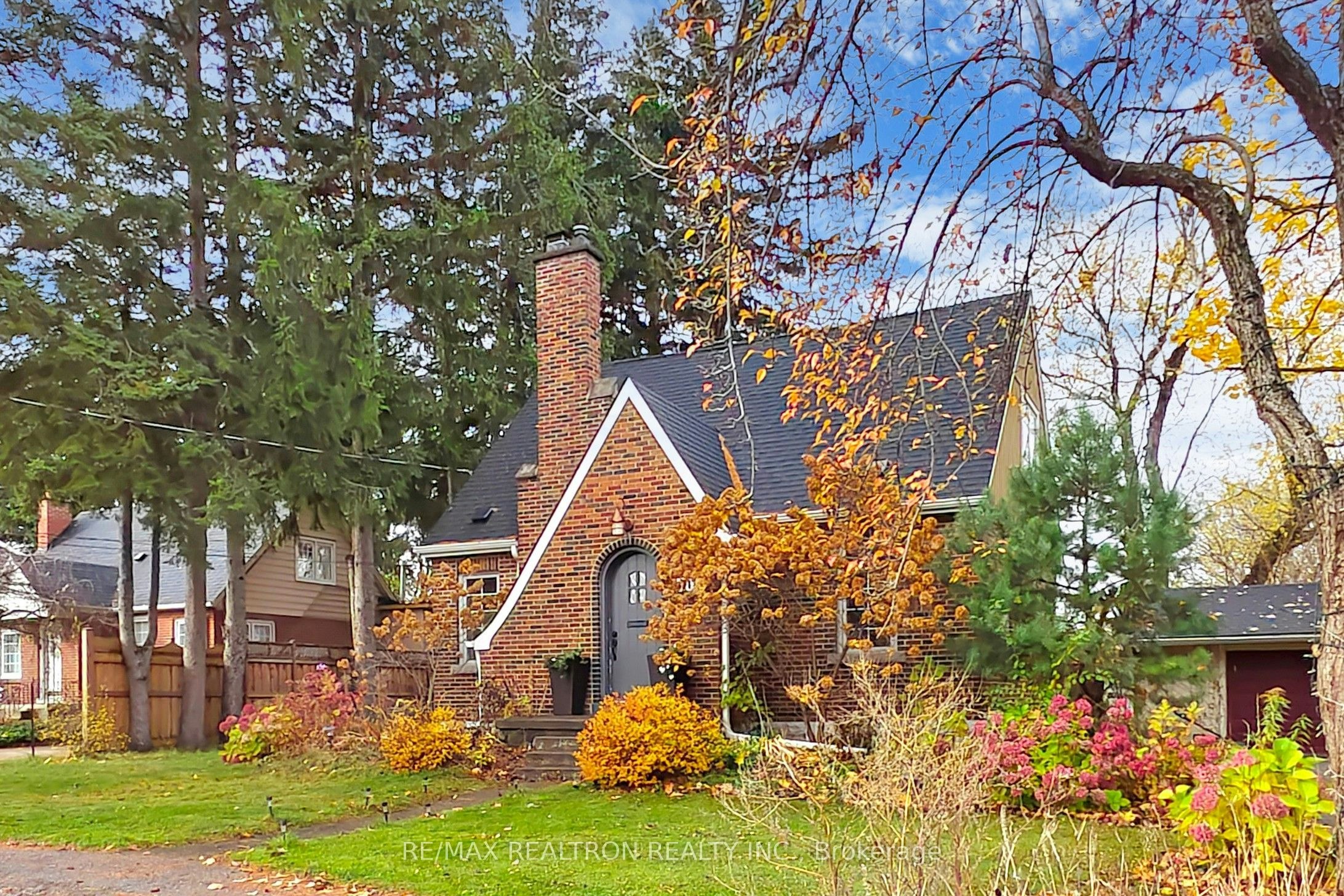 705 Cedar Avenue N, Burlington, ON, L7T 2R6