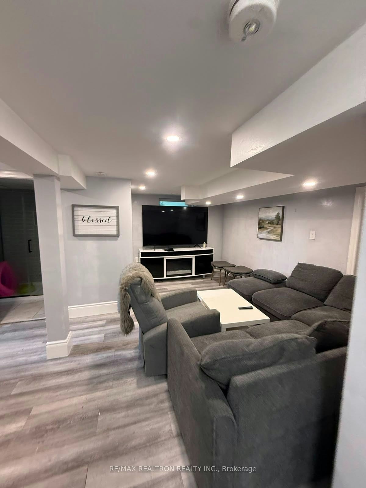705 Cedar Avenue N, Burlington, ON, L7T 2R6 - 8