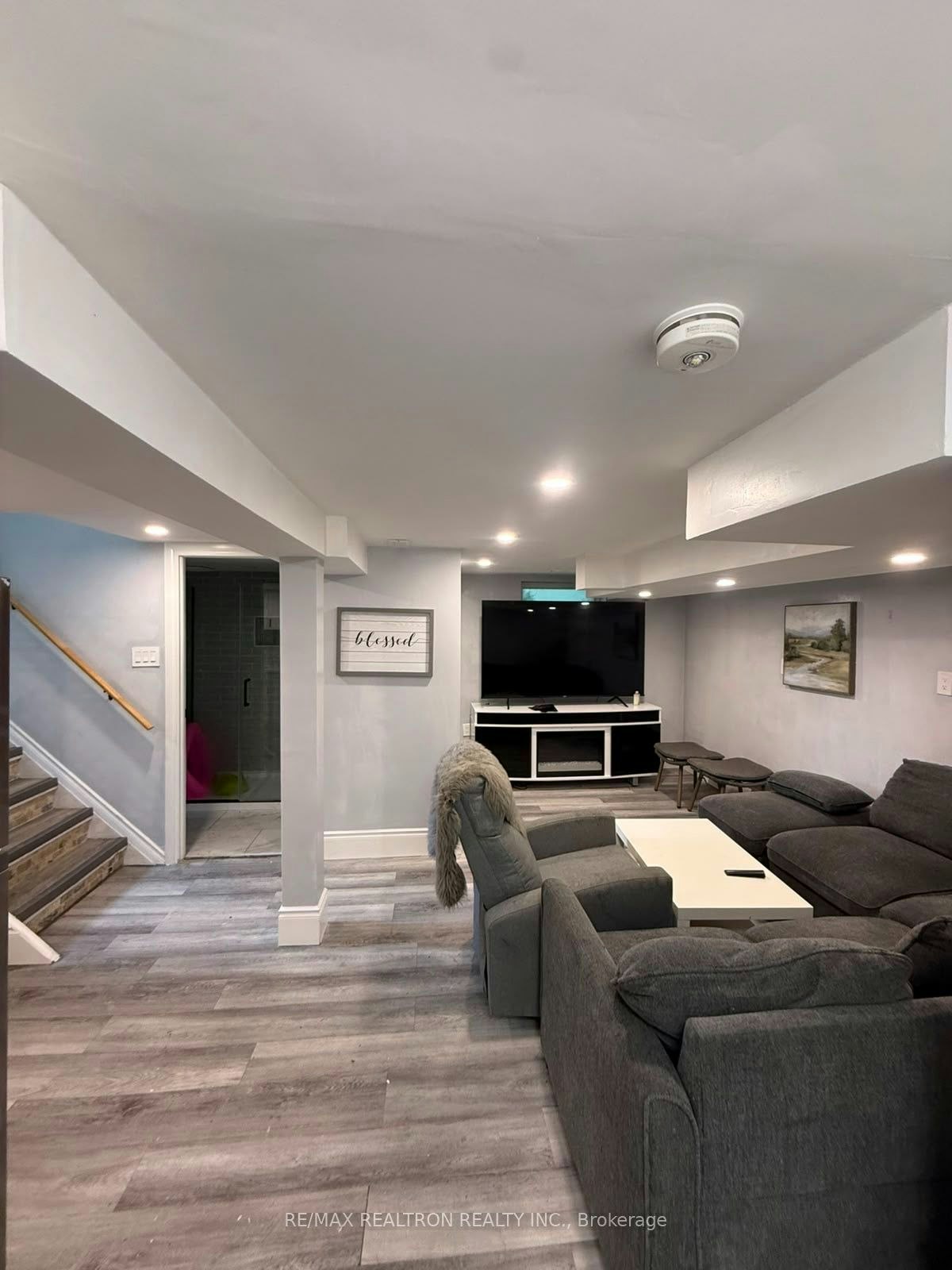 705 Cedar Avenue N, Burlington, ON, L7T 2R6 - 4