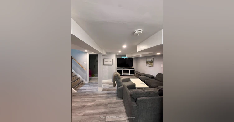 705 Cedar Avenue N, Burlington, ON, L7T 2R6 - 4