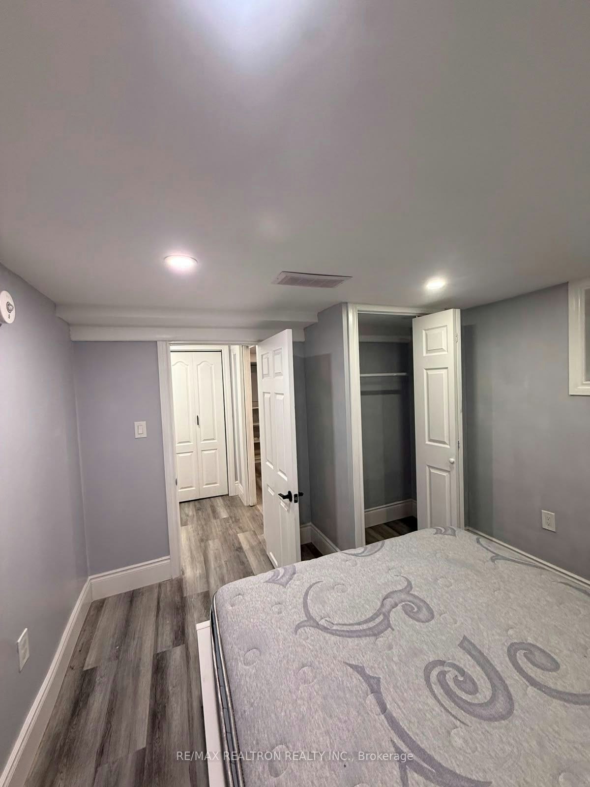 705 Cedar Avenue N, Burlington, ON, L7T 2R6 - 9