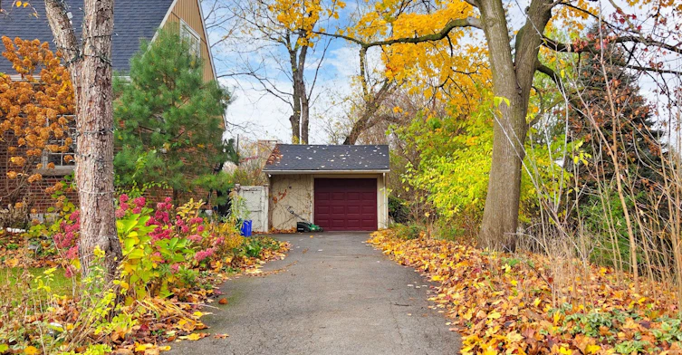 705 Cedar Avenue N, Burlington, ON, L7T 2R6 - 27