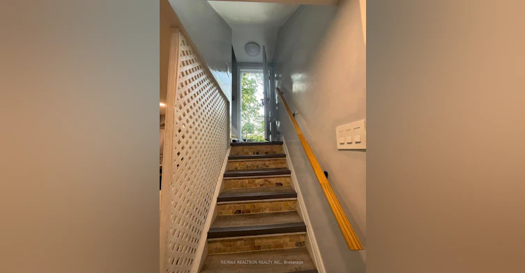 705 Cedar Avenue N, Burlington, ON, L7T 2R6 - 5
