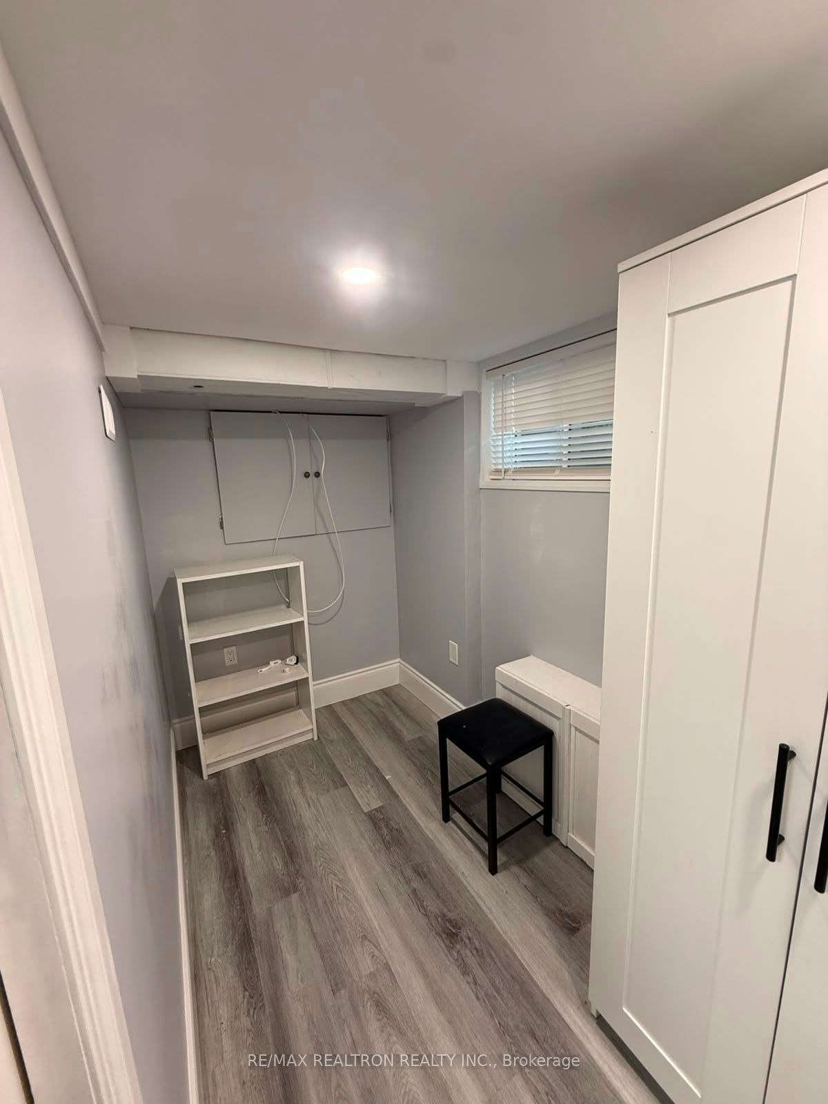 705 Cedar Avenue N, Burlington, ON, L7T 2R6 - 10