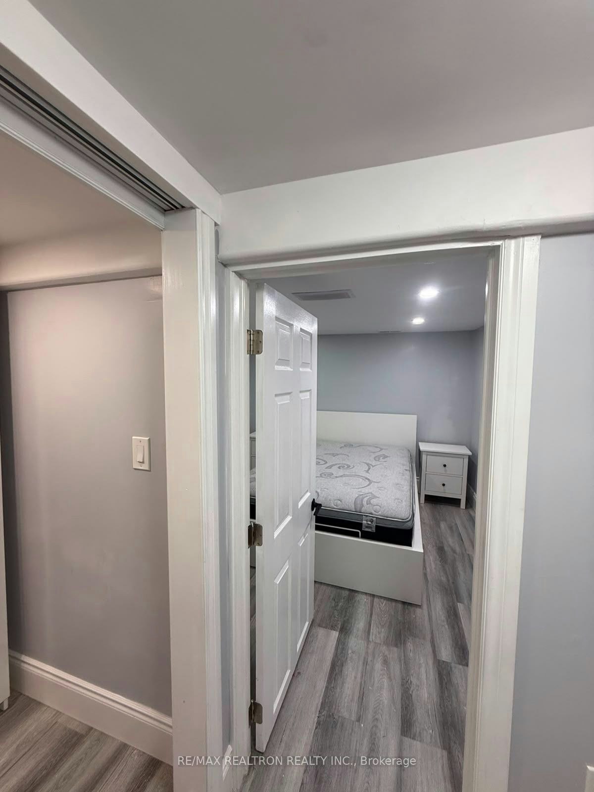 705 Cedar Avenue N, Burlington, ON, L7T 2R6 - 7