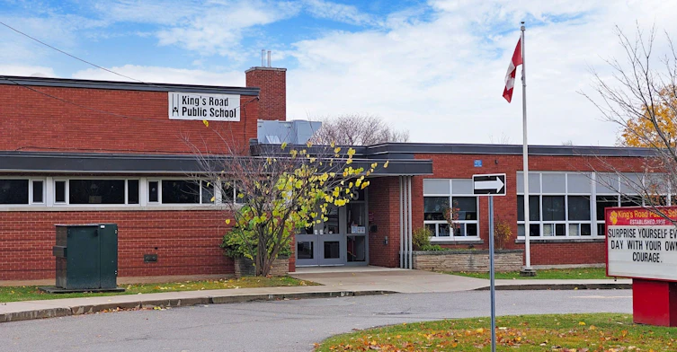 705 Cedar Avenue N, Burlington, ON, L7T 2R6 - 29