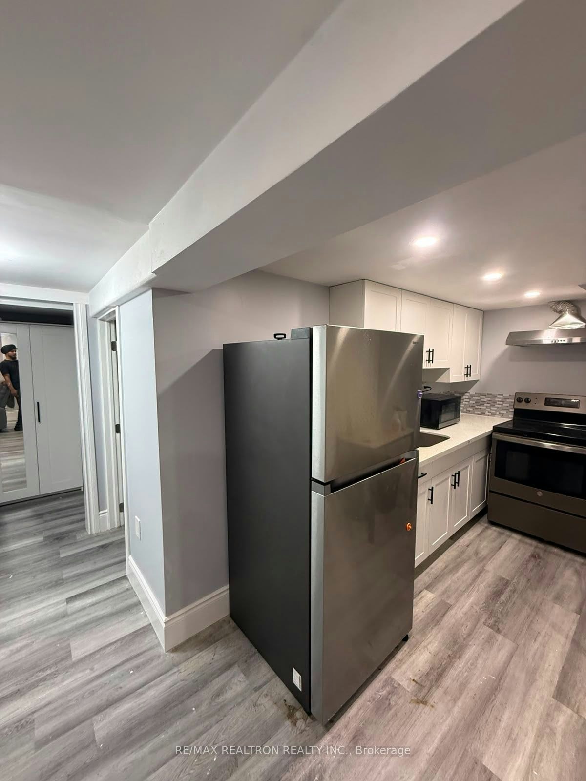 705 Cedar Avenue N, Burlington, ON, L7T 2R6 - 16
