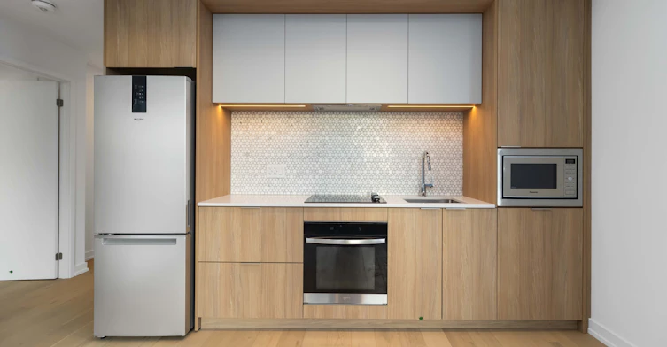 2004-395 Square One Drive, Mississauga, ON, L5B 0P6 - 6