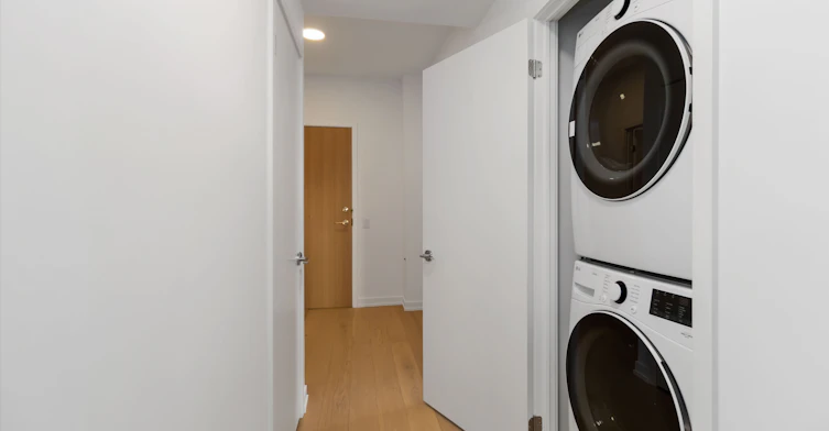 2004-395 Square One Drive, Mississauga, ON, L5B 0P6 - 18