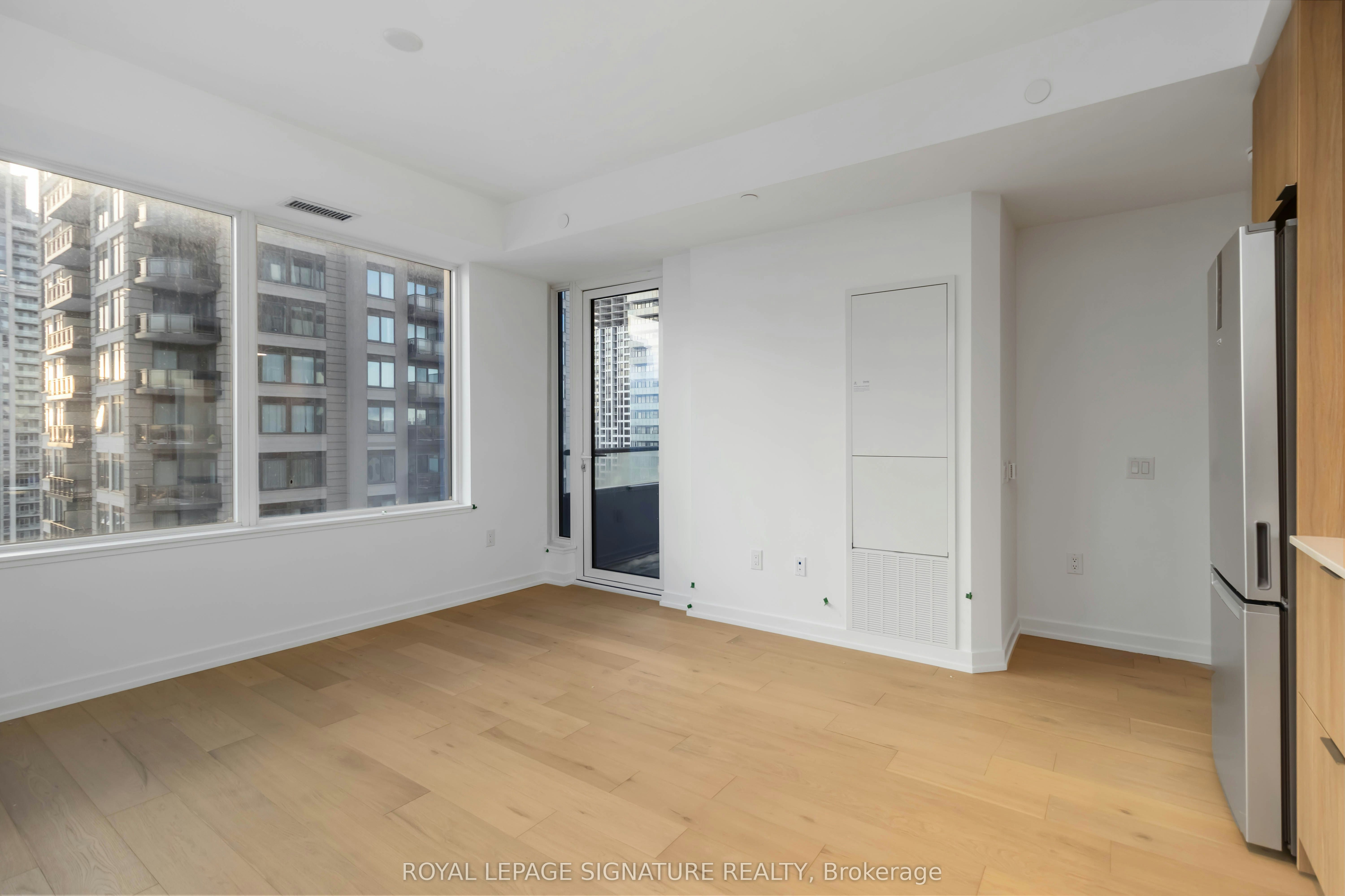 2004-395 Square One Drive, Mississauga, ON, L5B 0P6 - 10
