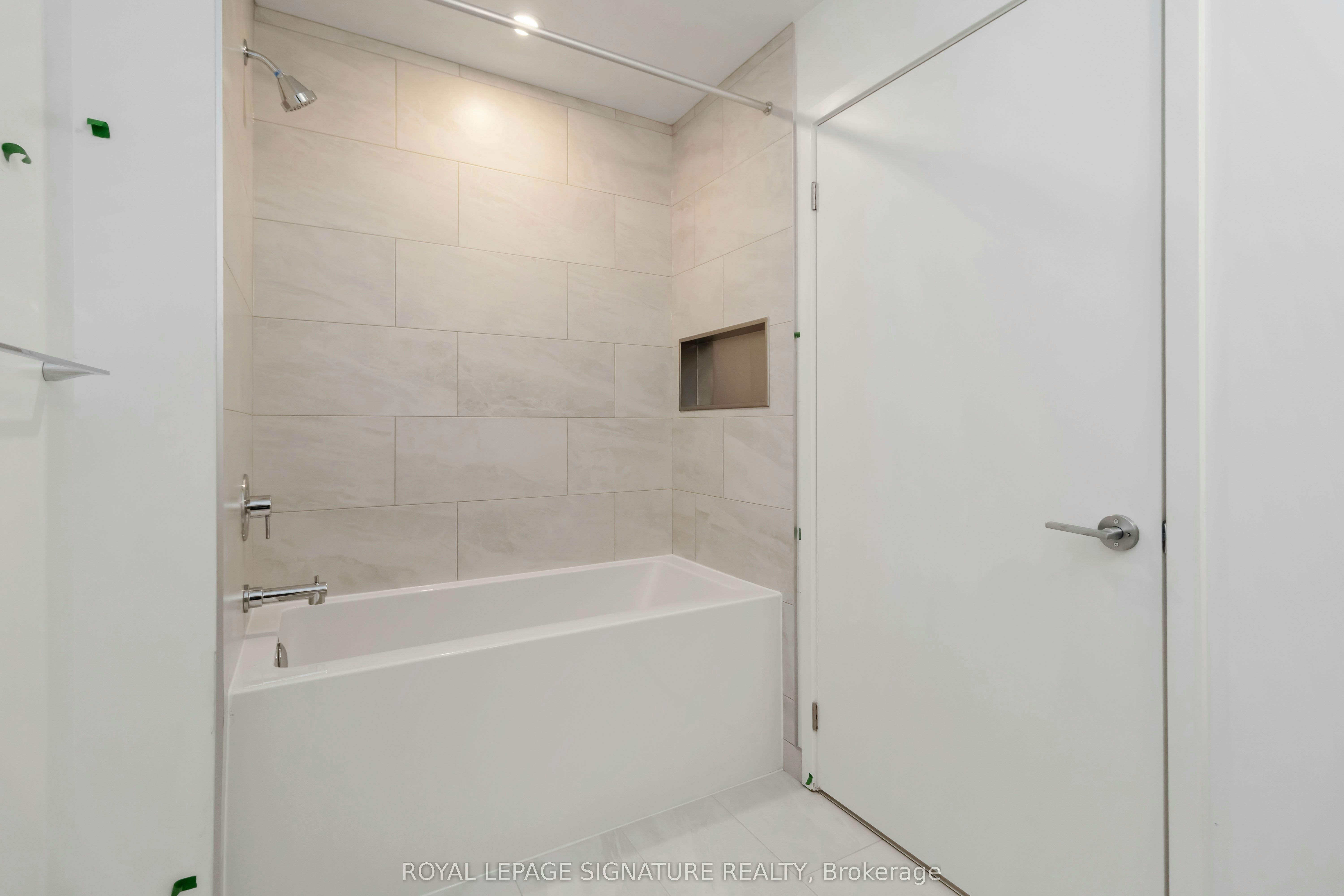 2004-395 Square One Drive, Mississauga, ON, L5B 0P6 - 16