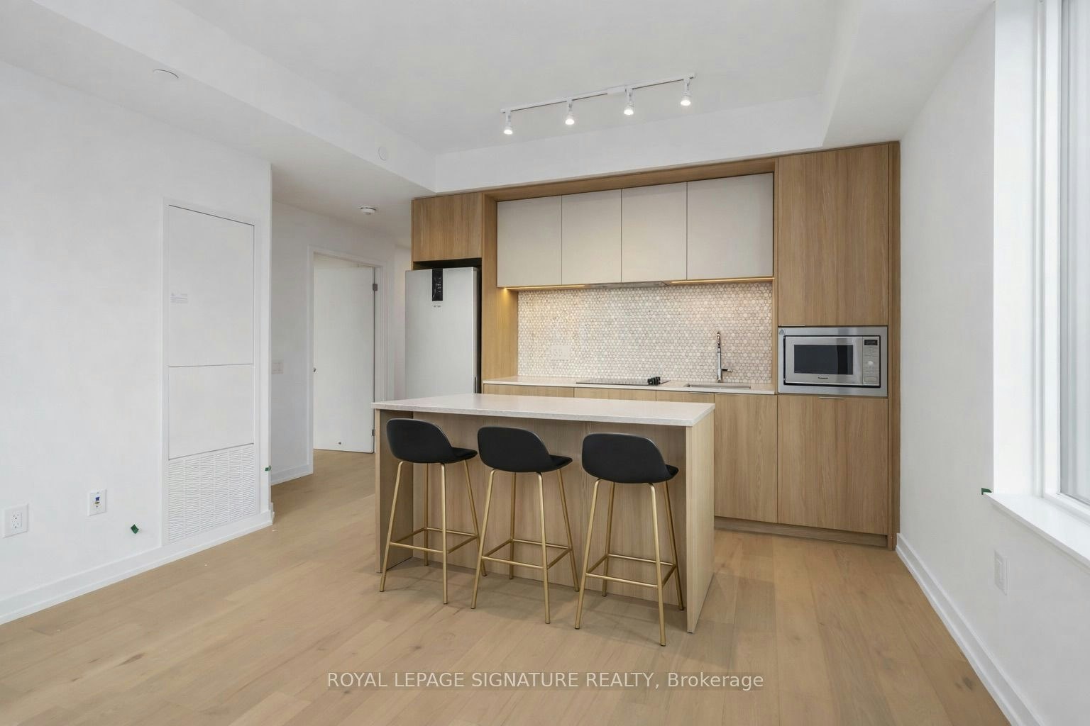 2004-395 Square One Drive, Mississauga, ON, L5B 0P6 - 3