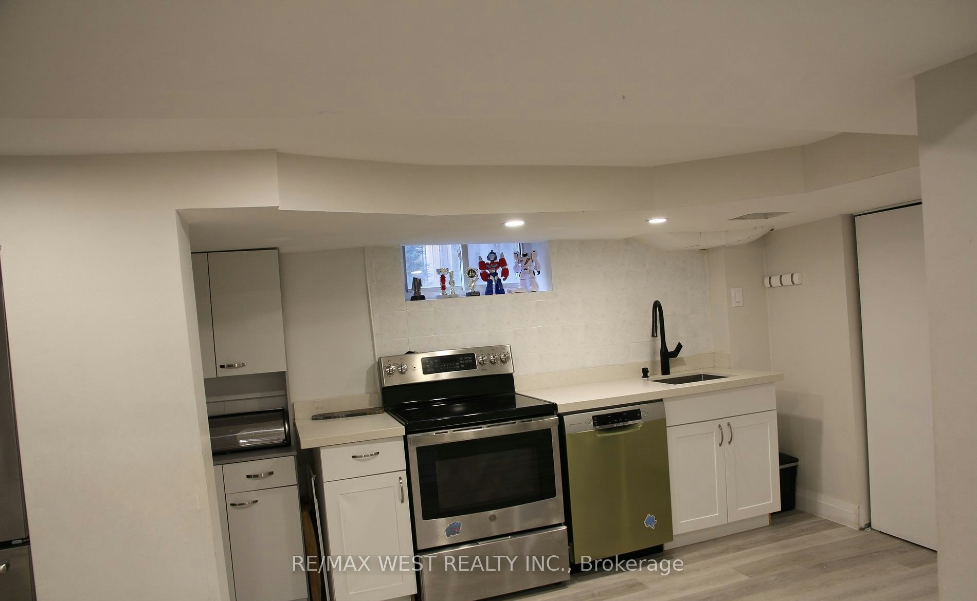 Basement-81 Freemont Avenue, Toronto, ON, M9P 2W7 - 6